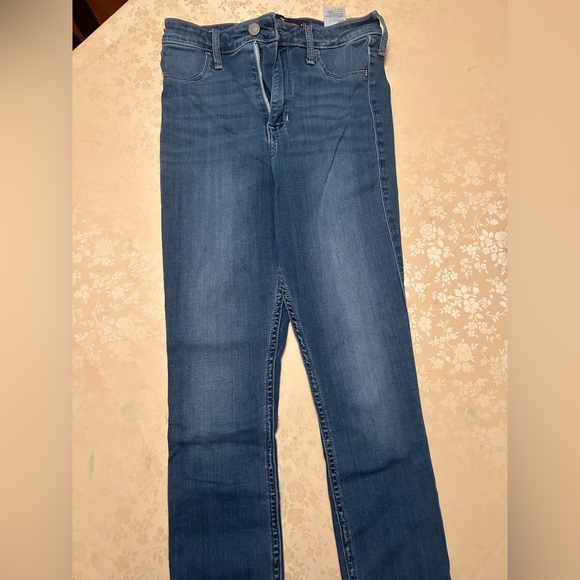 HOLLISTER 5R Ultra High-Rise Jean Legging - Advanced Stretch - Picture 1 of 2